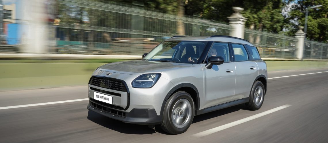 P90631988_lowRes_mini-countryman-d-03